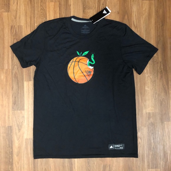 🏀 NWT Adidas Basketball NYC Take A Bite T-Shirt - Picture 2 of 7